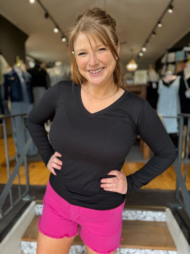 Classic V-Neck Long Sleeve - Black