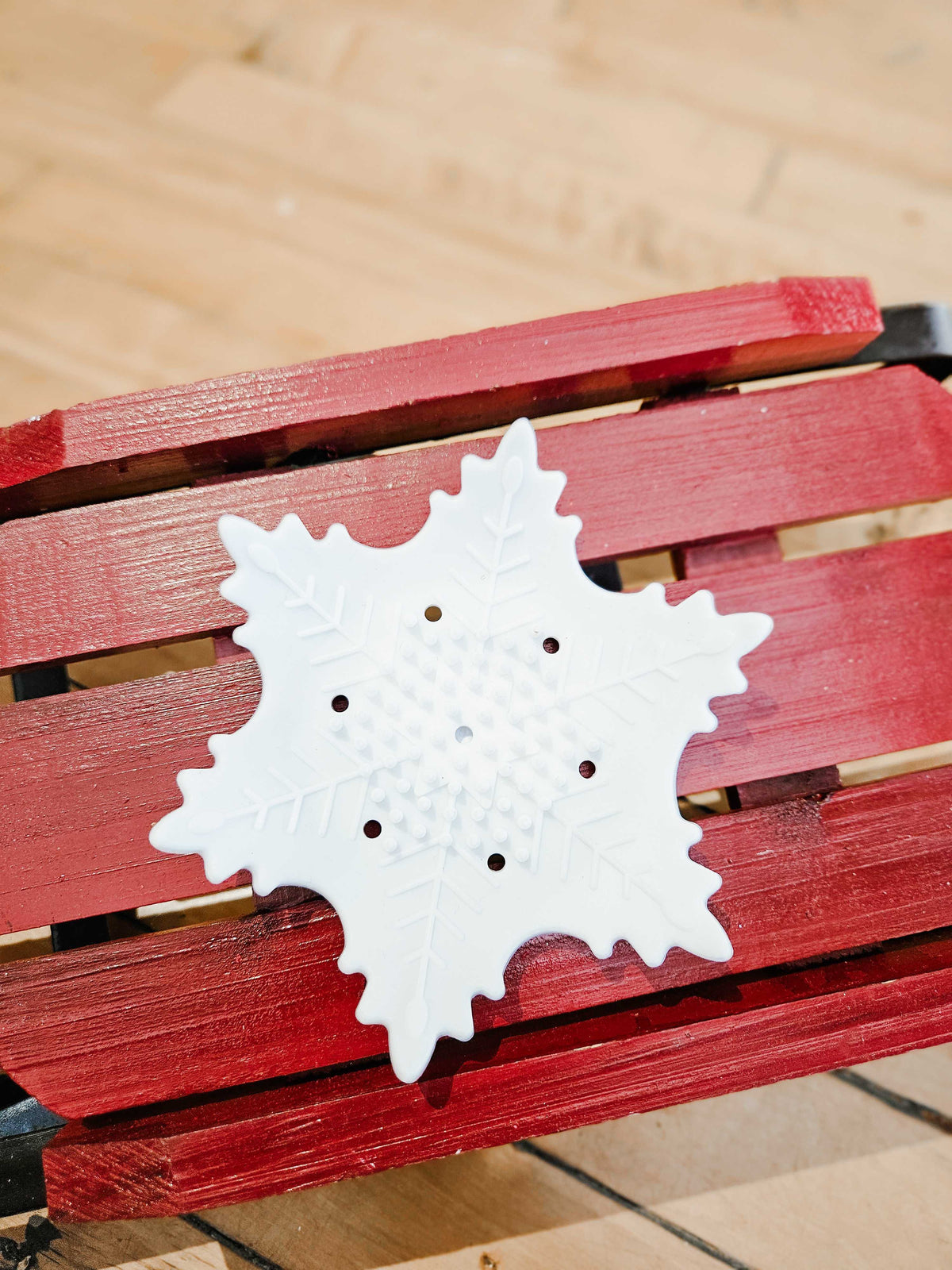 White Snowflake Shower Steamer Tray