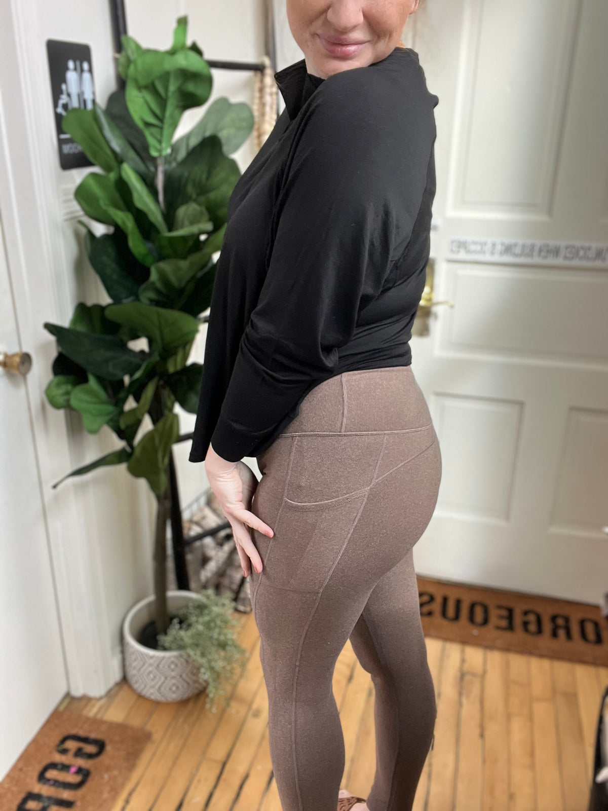 Cocoa Ribbed Pocket Leggings