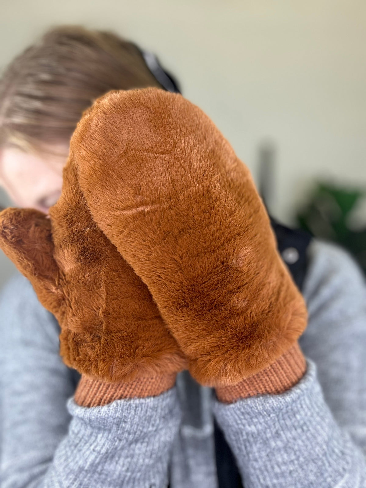 Caramel Fuzzy Convertible Mitten Gloves