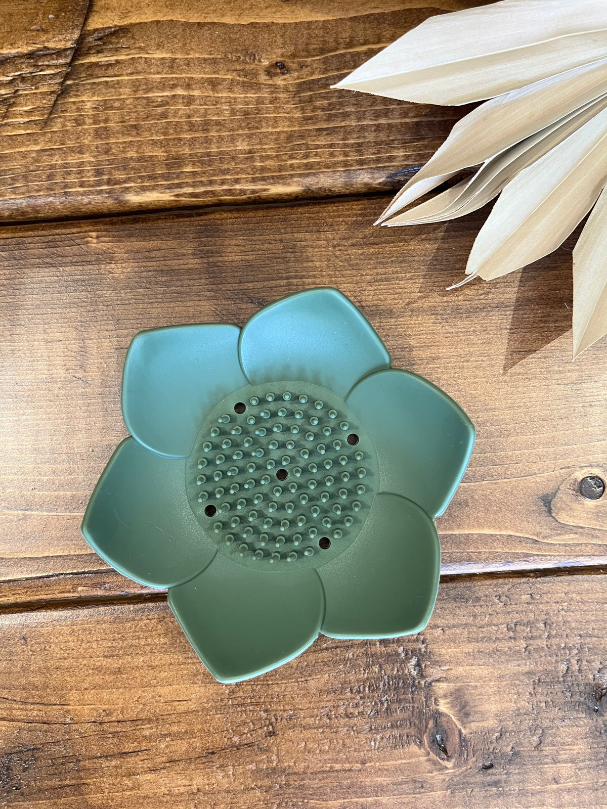 Shower Steamer Lotus Tray- Olive