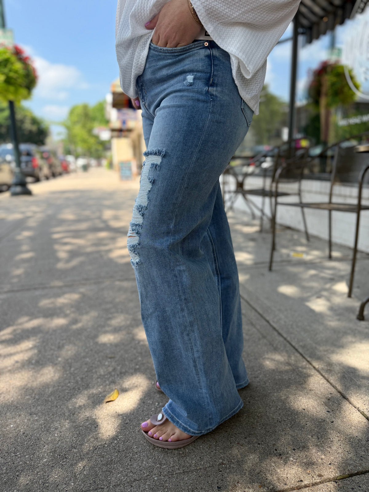 Distressed Wide Leg Jeans