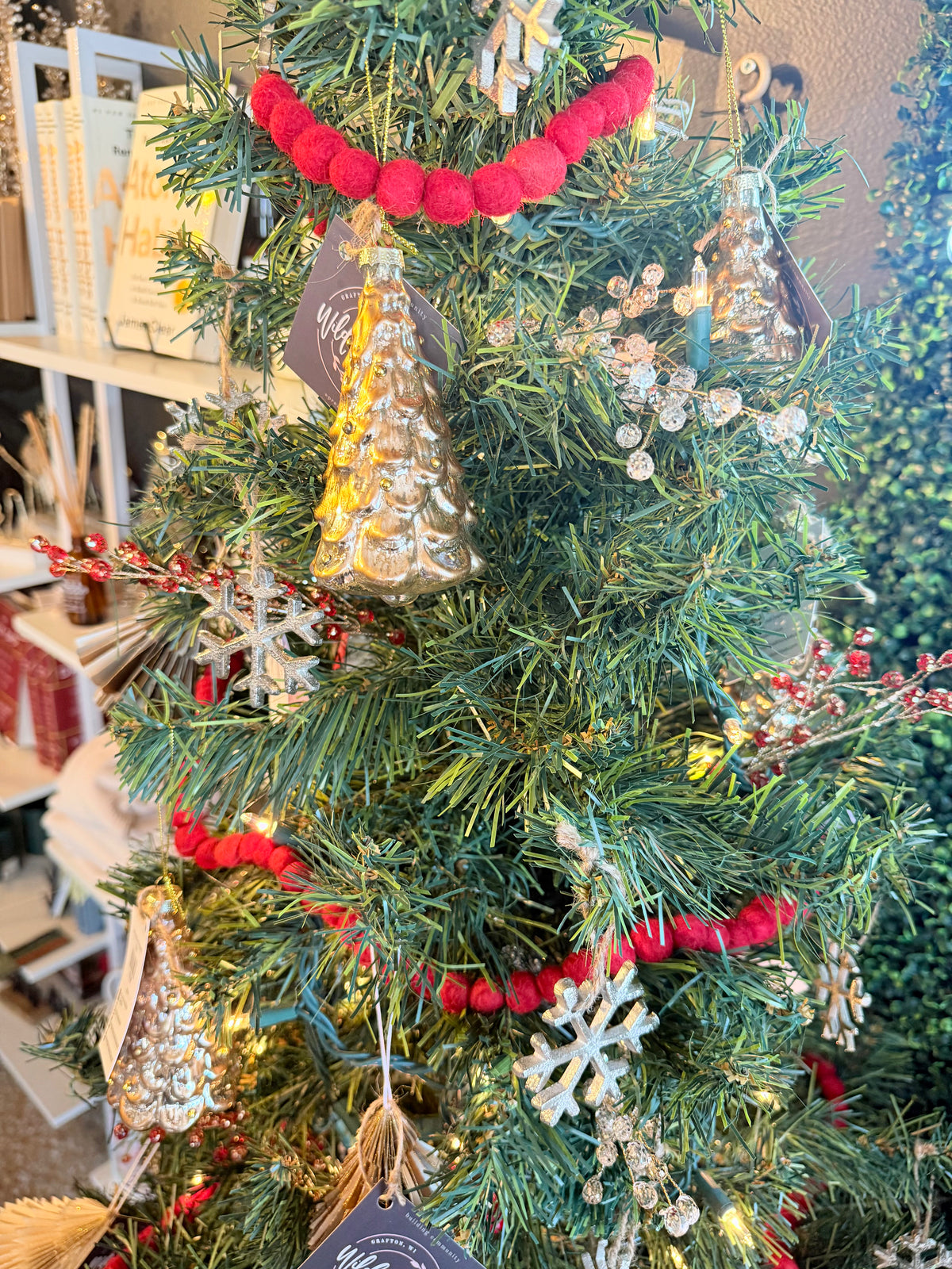 Mini Pom Red Garland