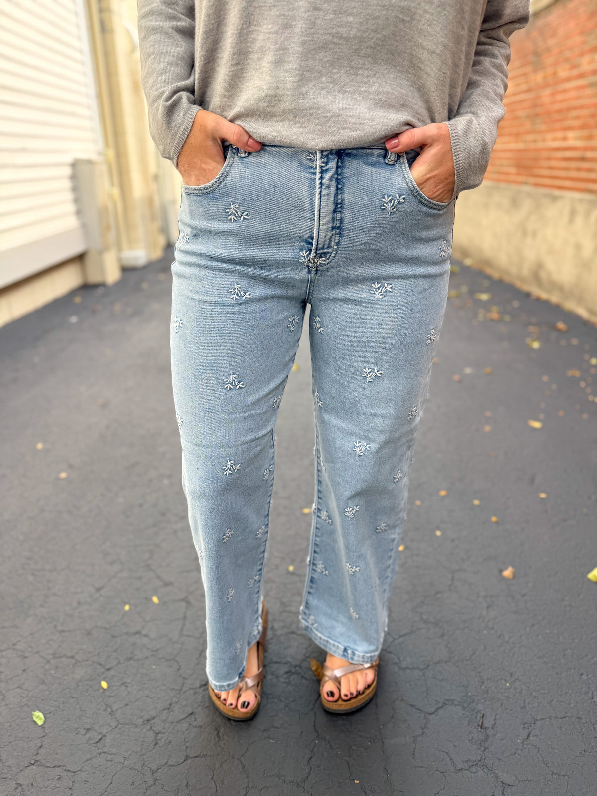Flower Embroidered High Rise Crop Jean