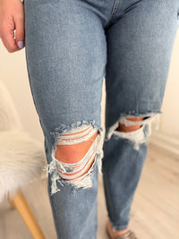 Everyday Edge Distressed Jeans