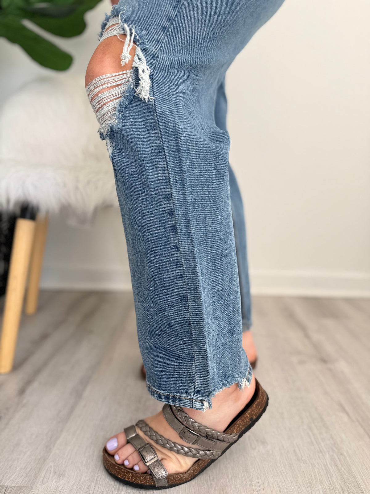 Everyday Edge Distressed Jeans