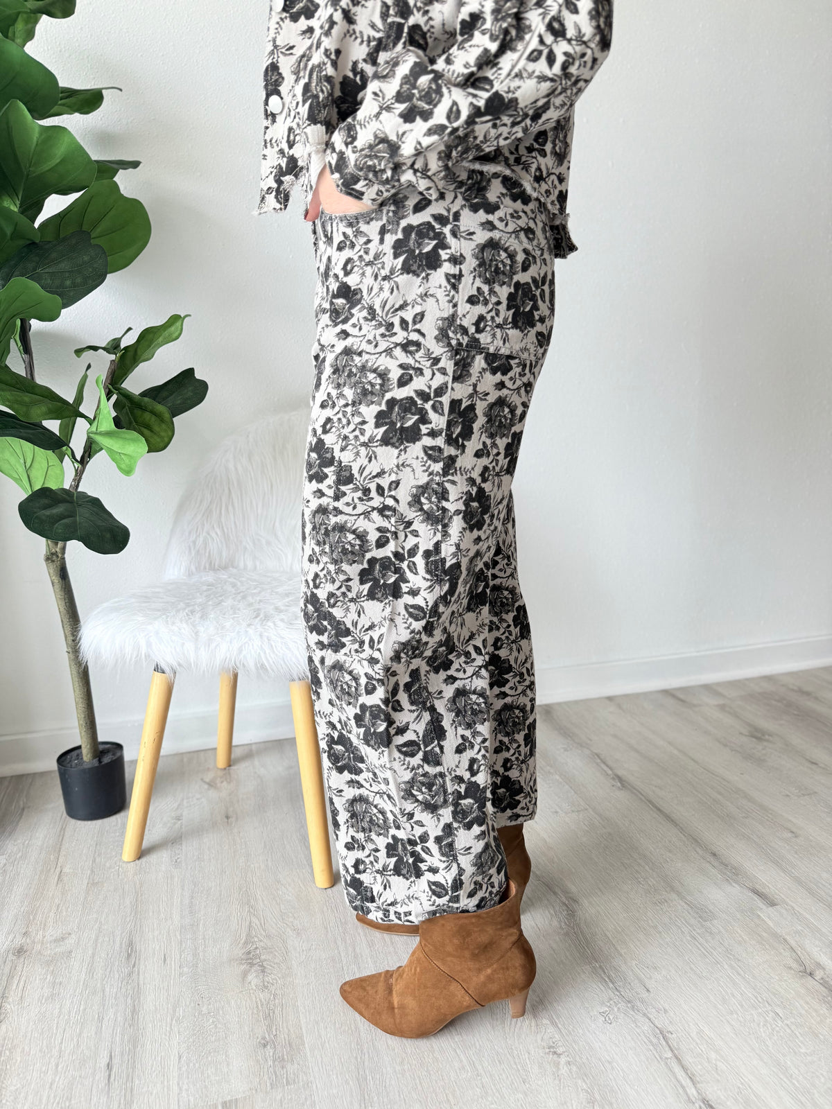 Annie Black Rose Pants