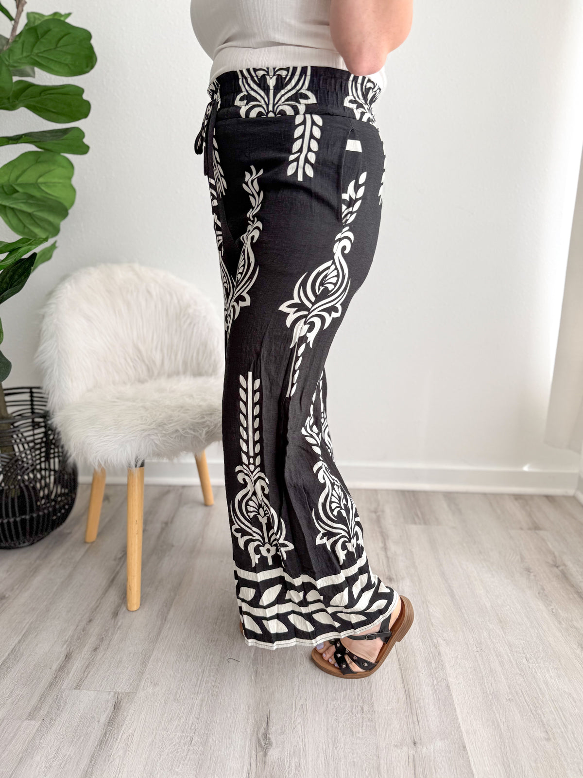 Jasmine Black and White Pants