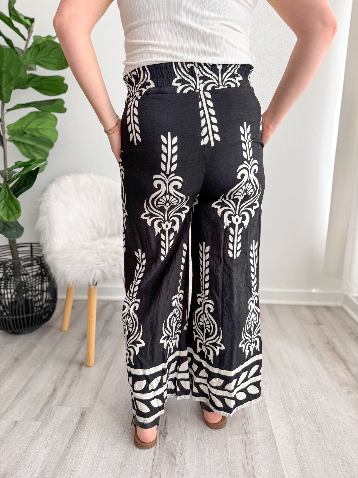 Jasmine Black and White Pants