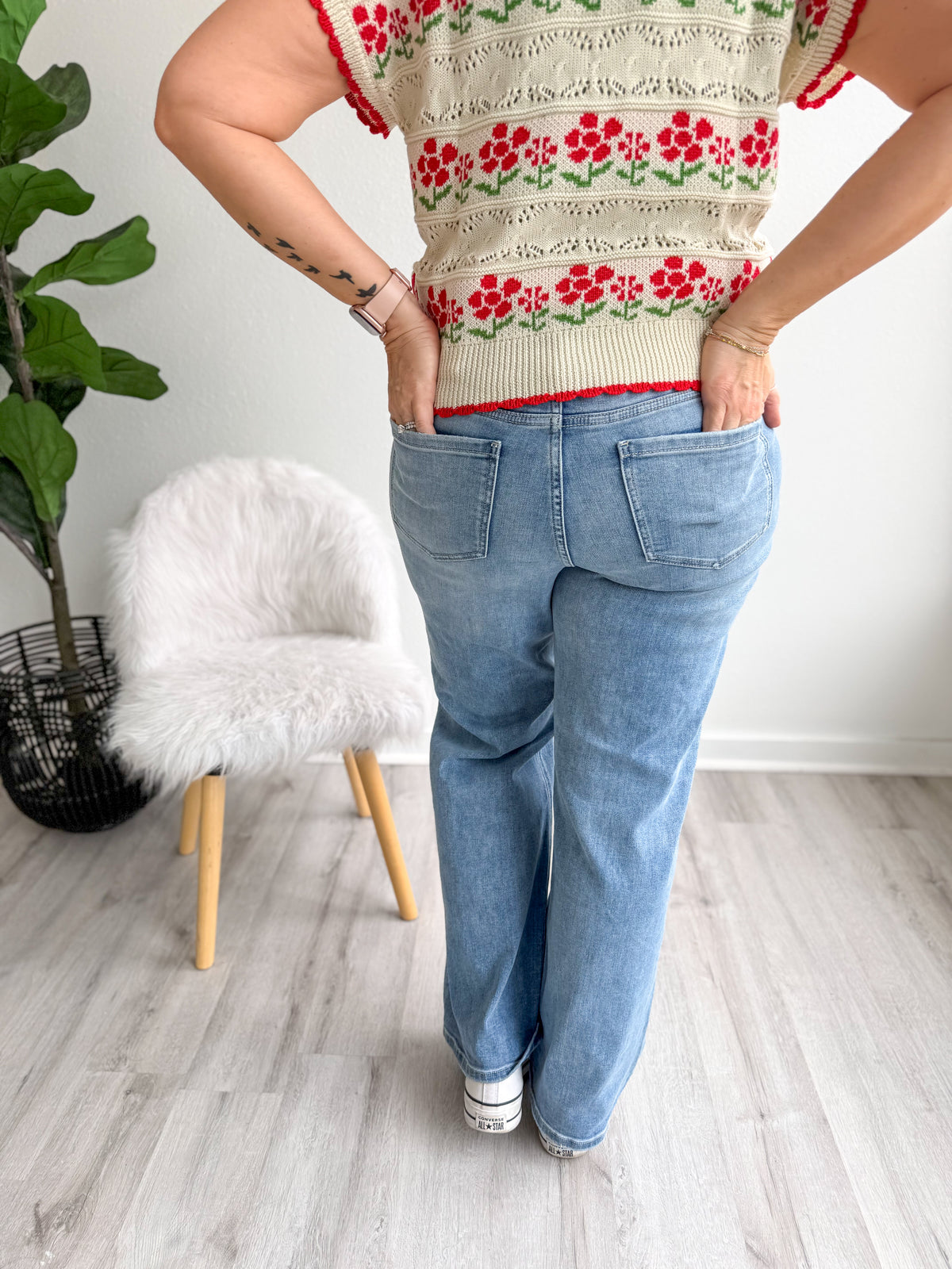 Distressed Wide Leg Jeans