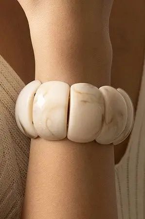 Acrylic Stretch Cord Bracelet - Ivory